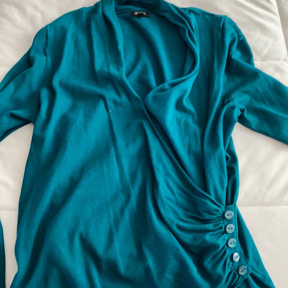 Green blouse sweater material